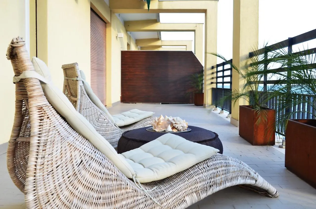 شقة Piazza Nember Attico Con Vista Mare ليدو دي يسولو إيطاليا