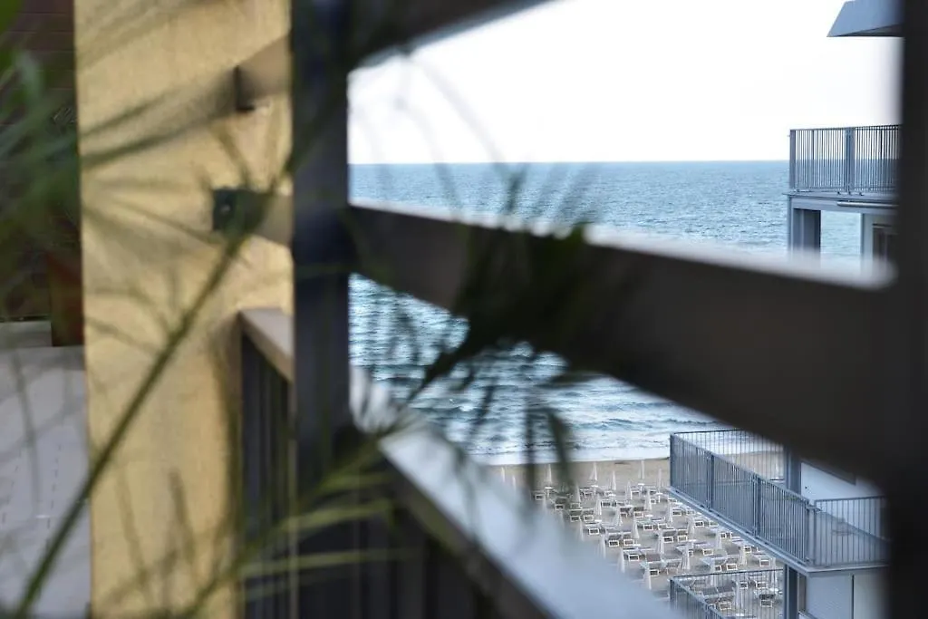 Piazza Nember Attico Con Vista Mare Apartment Lido di Jesolo